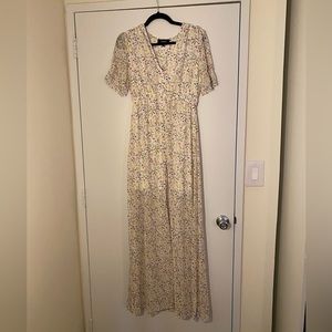NWOT White Floral Print Maxi Dress